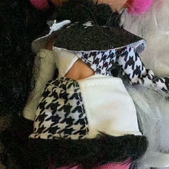 L.O.l O.M.G Doll Bundle Neonlicious, Candylicious And Winter Disco Dollie. - Picture 13 of 16